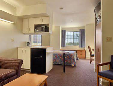 Surestay By Western South Natomas 2*